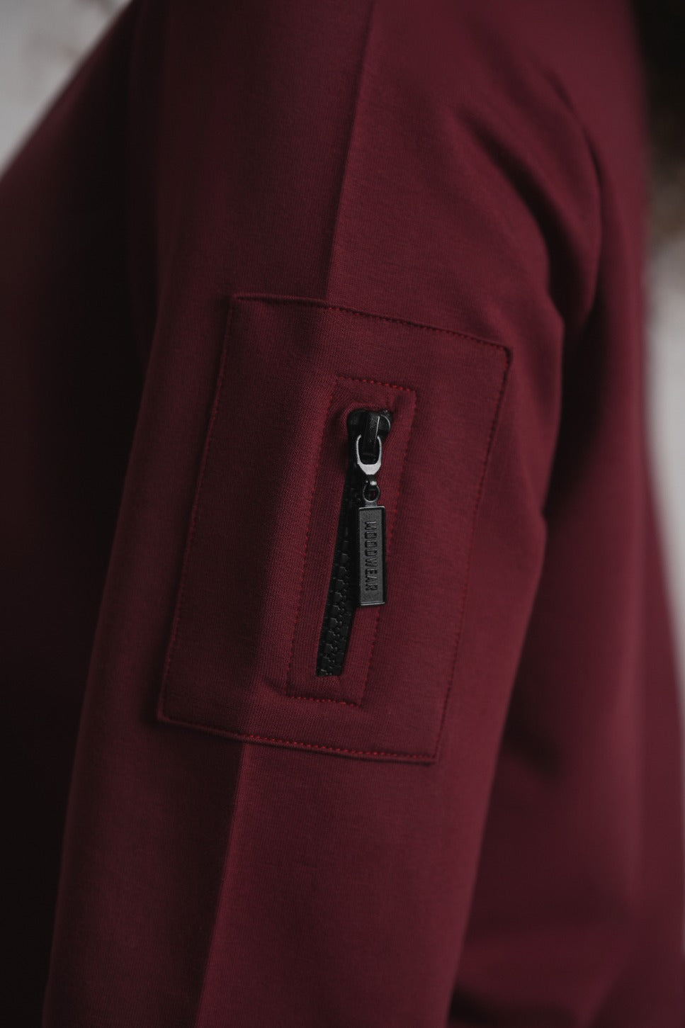 Fledermausärmel-Sweatshirt mit Knöpfen – Weinrot