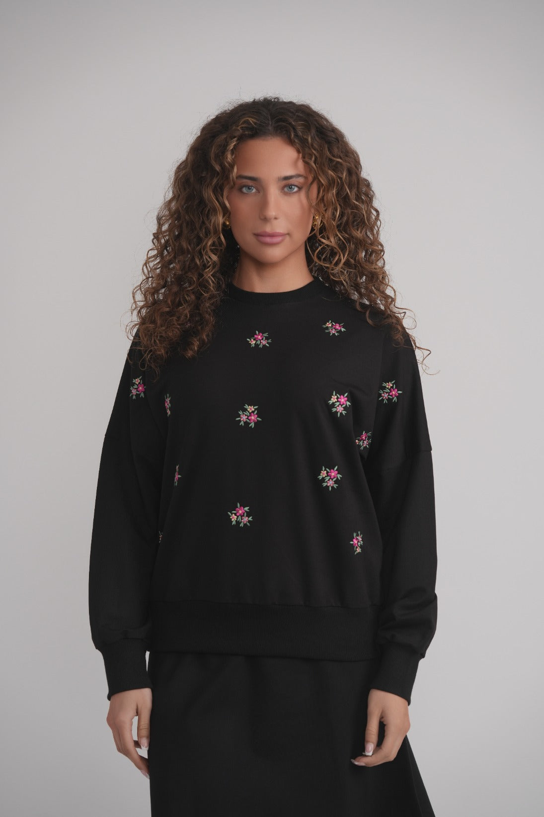 Besticktes Sweatshirt mit Blumenmuster