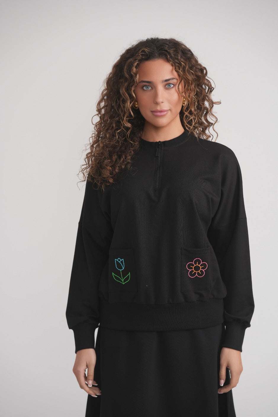 Besticktes Taschen-Sweatshirt