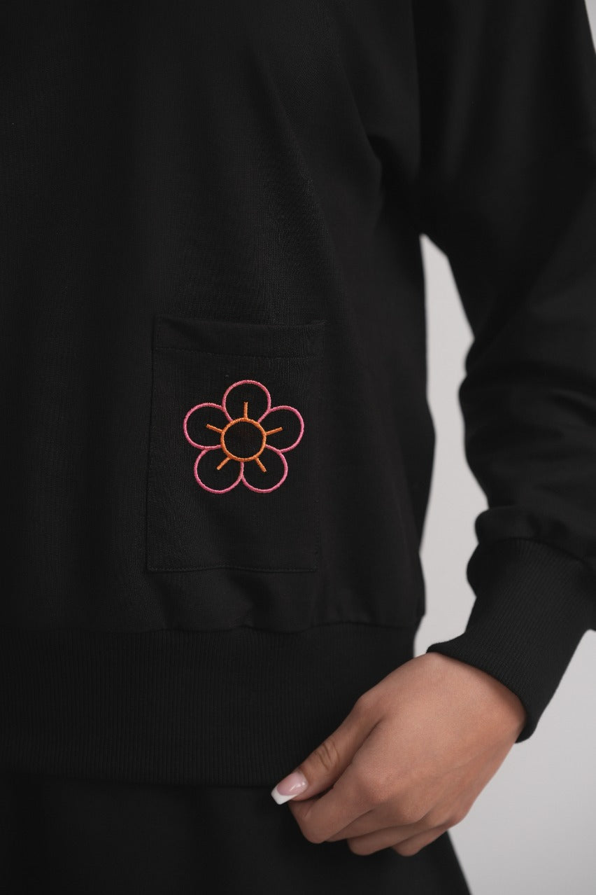 Besticktes Taschen-Sweatshirt